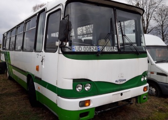 Autobus_pasazerski_AUTOSAN_H9.jpg 