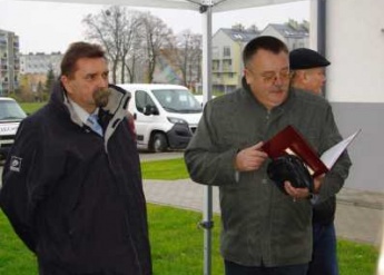 Na zdjęciu od lewej Prezes Zarządu SINEVIA Sp. z o.o. oraz Zastępca Dyrektora AMW w Olsztynie 