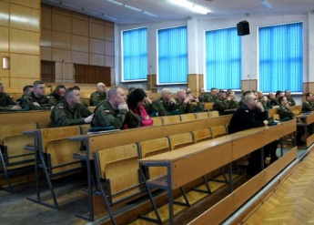 Spotkanie przedstawicieli Oddziału Regionalnego w Warszawie Agencji Mienia Wojskowego z żołnierzami Centrum Szkolenia Łączności i Informatyki w Zegrzu oraz JW 2031 Lipowiec w dniu 13.04.2016r. - zdjęcie 3 