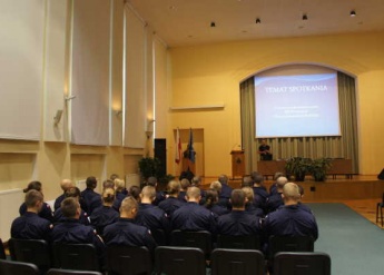 Spotkanie z absolwentami Akademii Marynarki Wojennej w Gdyni - zdjęcie 2 