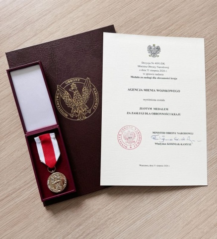 zloty_medal_dla_AMW.jpg 