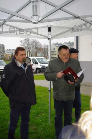 Na zdjęciu od lewej Prezes Zarządu SINEVIA Sp. z o.o. oraz Zastępca Dyrektora AMW w Olsztynie 
