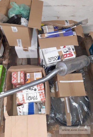 Techniczne środki materiałowe do samochodu OPEL ASTRA II – pakiet zawierający 41 poz. asort. (wg oddzielnego wykazu), w tym m.in.: pasek wielorowkowy, piasta koła z łożyskiem, tuleja wahacza metalowa, osłona przegubu zewnętrznego itp. 
