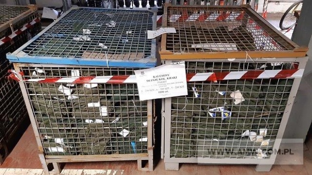Kalesony długie koloru khaki (łącznie 1.000 szt.) – pakiet zawierający 4 poz. asort., w tym: rozmiar 5 – 250 szt., rozmiar 6 – 500 szt., rozmiar 7 – 250 szt. 