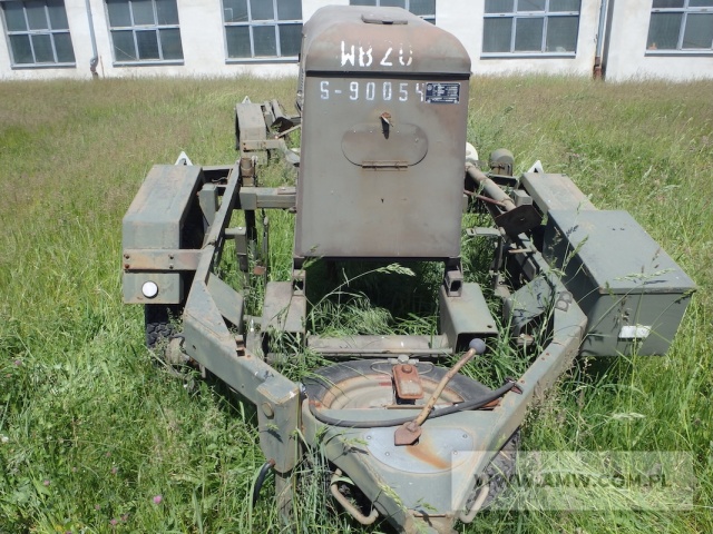 Zespół spalinowo-elektryczny PAB-4- 3/400/01/P1 na przyczepie 1-osiowej (nr fabr. 04900690, rok prod. 1990) 