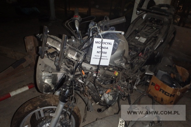 Motocykl HONDA NT 700 (powypadkowy, przebieg: 40 428 km) 