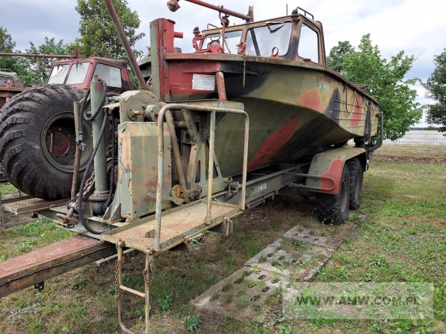 Kuter holowniczy KH-200 na przyczepie 2-os. PKH-200 (ład. 4,2 t) 