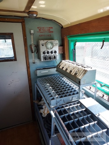 Nadwozie 117/AUM/PSŁ-2M/S (z częściowym wyposażeniem), w tym m.in.: dwa ZSE PAB 2-1/230 do PSŁ-2M (2 kW, 230 V, 50 Hz) itp. 