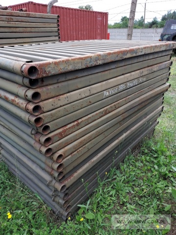 Pokrycie drogowe lekkie PDL (50 płyt z blachy falistej o wymiarach 160 x 100 x 6 cm, obramowanych ceownikiem, waga 1 płyty około 50 kg) 