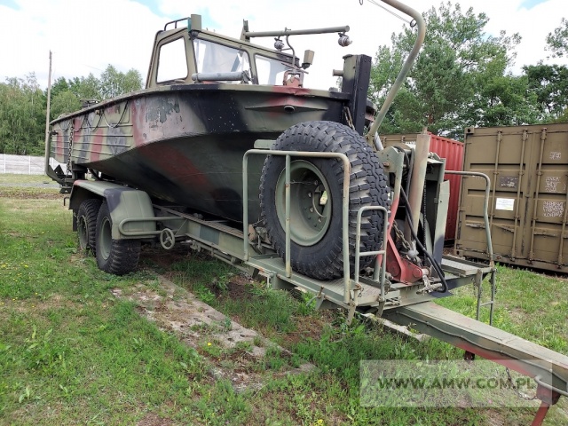 Kuter holowniczy KH-200 na przyczepie 2-os. PKH-200 (ład. 4,2 t) 