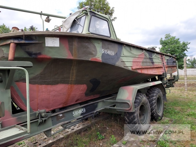 Kuter holowniczy KH-200 na przyczepie 2-os. PKH-200 (ład. 4,2 t) 