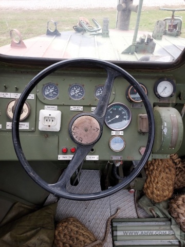 Kuter holowniczy KH-200 na przyczepie 2-os. PKH-200 (ład. 4,2 t) 