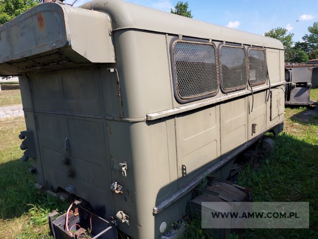 Nadwozie 117/AUM/PSŁ-2M/S (z częściowym wyposażeniem), w tym m.in.: dwa ZSE PAB 2-1/230 do PSŁ-2M (2 kW, 230 V, 50 Hz) itp. 