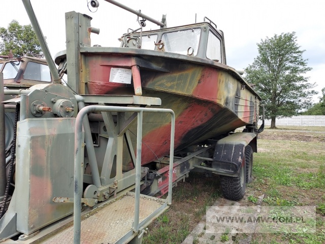 Kuter holowniczy KH-200 na przyczepie 2-os. PKH-200 (ład. 4,2 t) 
