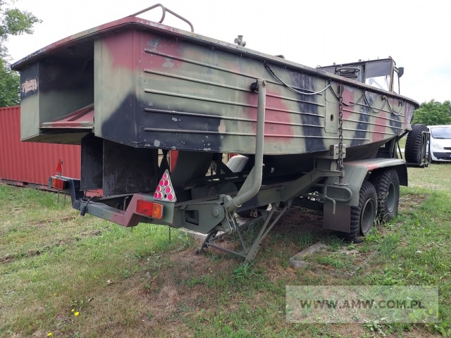 Kuter holowniczy KH-200 na przyczepie 2-os. PKH-200 (ład. 4,2 t) 