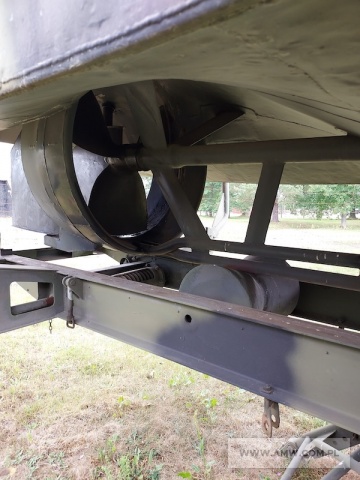 Kuter holowniczy KH-200 na przyczepie 2-os. PKH-200 (ład. 4,2 t) 