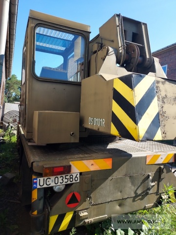 Żuraw samochodowy DS-0101R na samochodzie JELCZ 325 (zatarty silnik, udźwig 10 t) 