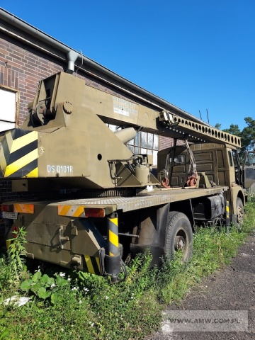 Żuraw samochodowy DS-0101R na samochodzie JELCZ 325 (zatarty silnik, udźwig 10 t) 