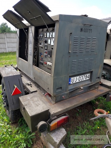 Zespół spalinowo-elektryczny PAD-20-3/400/P1 (20 kW, 380 V, 50 Hz) na przyczepie 1-os. (ładowność 1,5 t) 