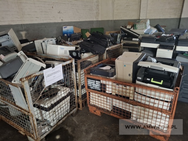 Zużyte urządzenia elektryczne i elektroniczne (m.in. komputery bez dysków twardych, kserokopiarki, myszki, klawiatury, drukarki itp.) /kod odpadu 16 02 14 