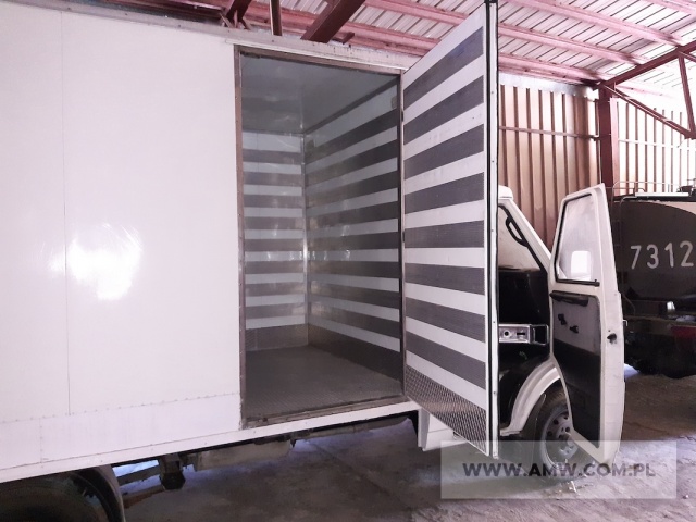 Samochód izotermiczny LUBLIN-0554 (ładowność 1 350 kg) 