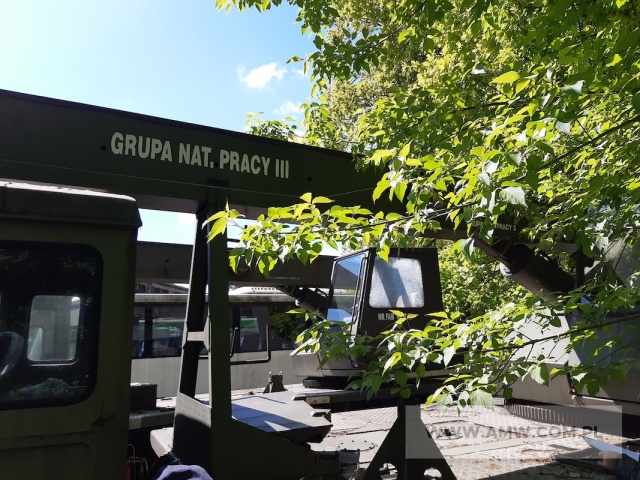 Żuraw R-101 na samochodzie JELCZ-325 (udźwig 10 ton) 