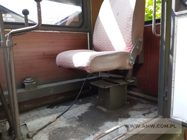 Żuraw R-101 na samochodzie JELCZ-325 (udźwig 10 ton, brak podstawek pod łapy stabilizujące prace dźwigu, brak lusterek) 