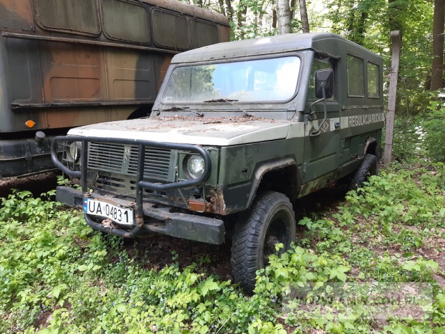 Samochód ciężarowo-osobowy wysokiej mobilności HONKER 2324 