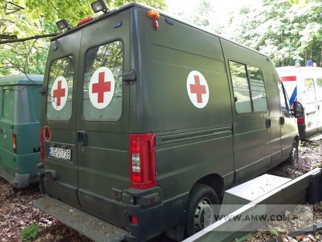 Samochód sanitarny FIAT DUCATO 2,8 JTD (z wyposażeniem wg opisu) 