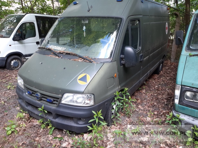 Samochód sanitarny FIAT DUCATO 2,8 JTD (z wyposażeniem wg opisu) 