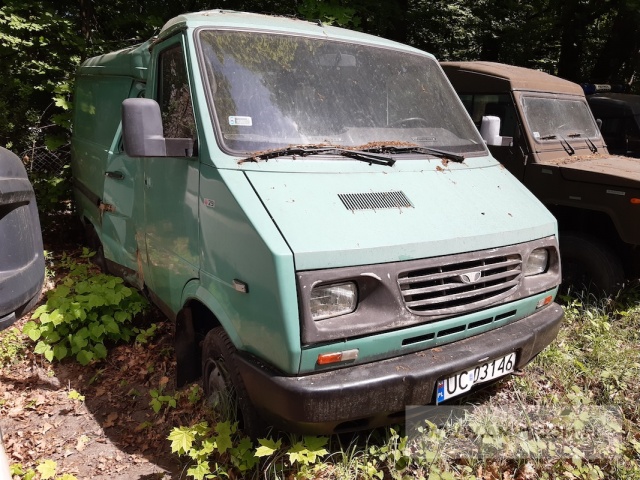 Samochód ogólnego przeznaczenia małej ładowności LUBLIN II 3322 2,4 (powypadkowy, uszkodzona prawa strona samochodu) 