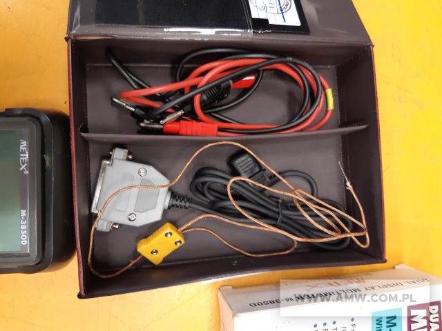 Sprzęt elektroniczny - pakiet 17 poz. asort. (wg oddzielnego wykazu), w tym m.in.: wtyczki, kable, zasilacze itp. 