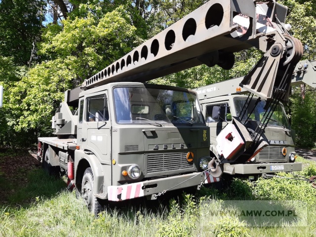 Żuraw R-101 na samochodzie JELCZ-325 (udźwig 10 ton, brak podstawek pod łapy stabilizujące prace dźwigu, brak lusterek) 