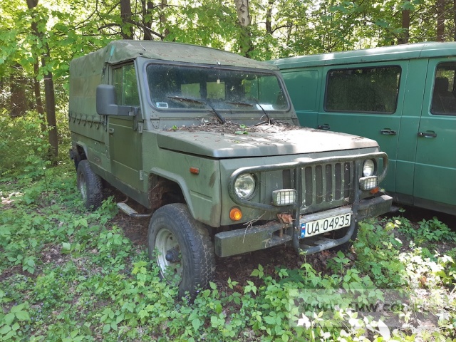 Samochód ciężarowo-osobowy wysokiej mobilności HONKER 2000 