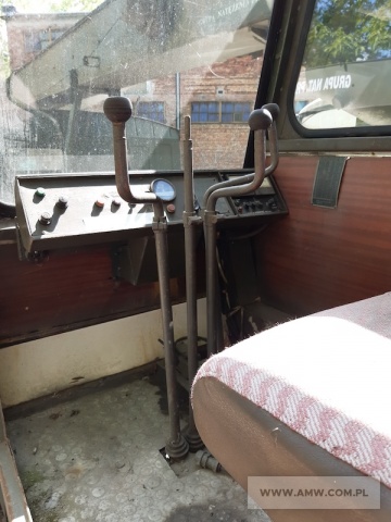 Żuraw R-101 na samochodzie JELCZ-325 (udźwig 10 ton, brak podstawek pod łapy stabilizujące prace dźwigu, brak lusterek) 