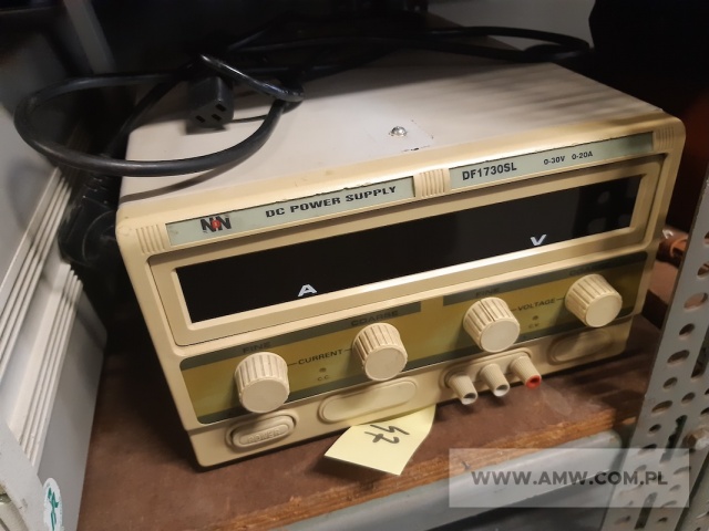 Sprzęt elektroniczny - pakiet 17 poz. asort. (wg oddzielnego wykazu), w tym m.in.: wtyczki, kable, zasilacze itp. 