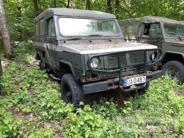 Samochód ciężarowo-osobowy wysokiej mobilności HONKER 2324 