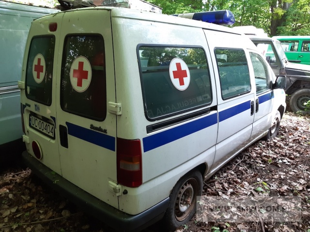 Samochód sanitarny FIAT SCUDO 1,9 (bez wyposażenia) 