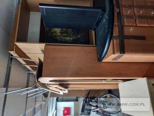 Meble biurowe - pakiet zawierający 30 szt. (wg oddzielnego wykazu) 