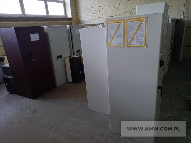Złom żelaza i stali (wybrakowane szafy metalowe i sejfy) (kod odpadu 17 04 05) 