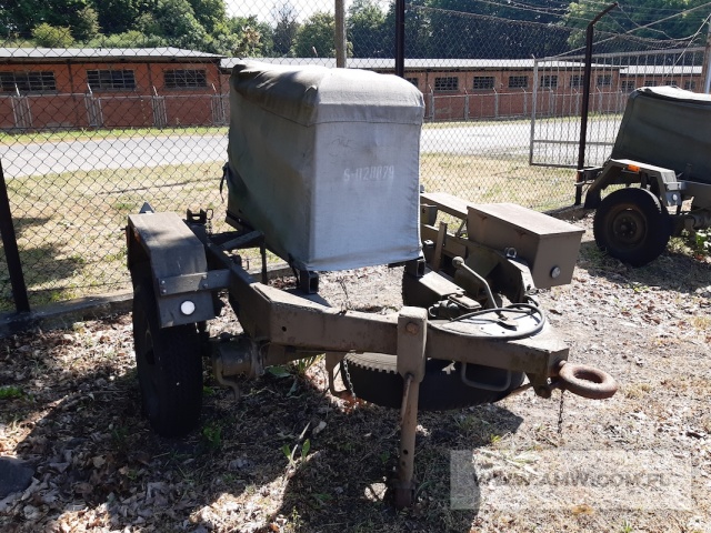 Zespół spalinowo-elektryczny PAB-4-3/400/01/P1 (4 kW, 230/400V, 50 Hz) (na przyczepie 1-osiowej 0,8 t) 