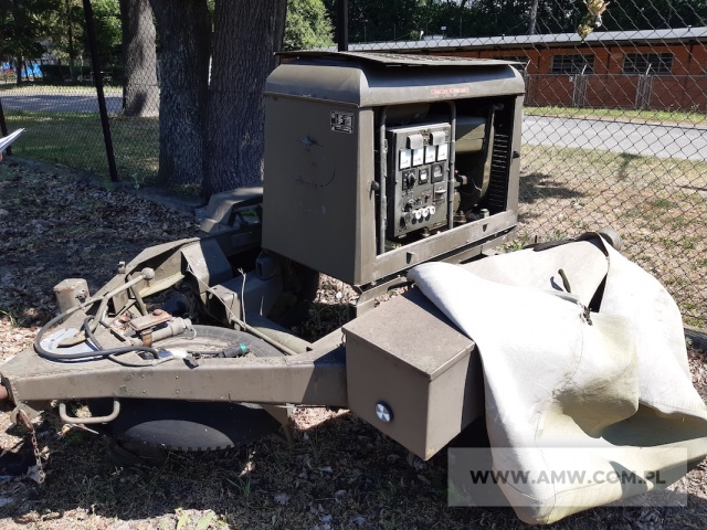Zespół spalinowo-elektryczny PAB-4-3/400/01/P1 (4 kW, 230/400V, 50 Hz) (na przyczepie 1-osiowej 0,8 t) 