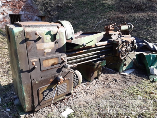 Tokarka uniwersalna szybkobieżna TUD-50 