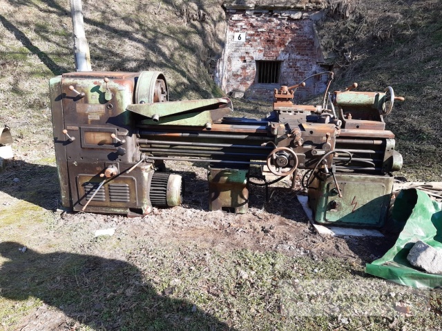 Tokarka uniwersalna szybkobieżna TUD-50 