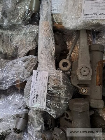 Techniczne środki materiałowe do samochodów STAR 660 i STAR 29 - pakiet zawierający 390 poz. asort. (wg oddzielnego wykazu), w tym m.in.: amortyzatory, chłodnice, głowice, gaźniki, klamki, koła zębate różne, wały napędowe, uszczelki różne itp. 
