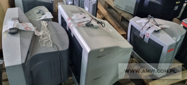Sprzęt kulturalno-oświatowy - pakiet zawierający 40 poz. asort. (wg oddzielnego wykazu), w tym m.in.: odbiorniki TV, magnetowidy itp. 