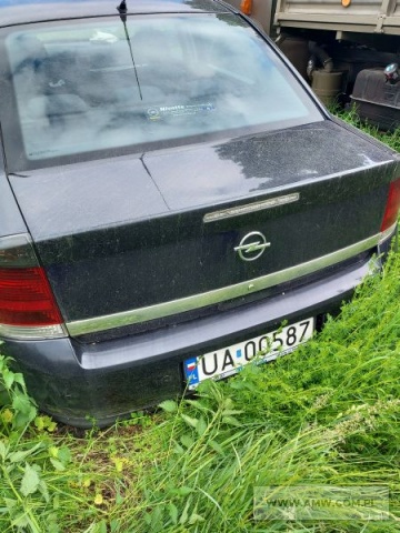 Samochód osobowy OPEL VECTRA II 1.8 