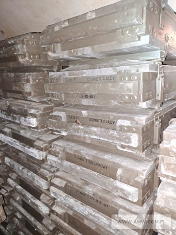 Skrzynie i opakowania drewniane różne (831 szt.) - pakiet zawierający 23 poz. asort. (wg oddzielnego wykazu), w tym m.in.: opakowania ramowe do PW-ŁWD, skrzynie drewniane do ładunków prochowych, skrzynie drewniane do petard, skrzynie drewniane do 125NB A-D 81 itp. 