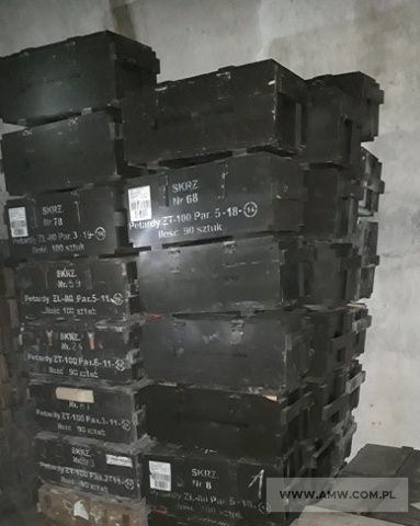 Skrzynie i opakowania drewniane różne (831 szt.) - pakiet zawierający 23 poz. asort. (wg oddzielnego wykazu), w tym m.in.: opakowania ramowe do PW-ŁWD, skrzynie drewniane do ładunków prochowych, skrzynie drewniane do petard, skrzynie drewniane do 125NB A-D 81 itp. 