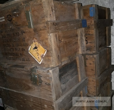 Skrzynie i opakowania drewniane różne (831 szt.) - pakiet zawierający 23 poz. asort. (wg oddzielnego wykazu), w tym m.in.: opakowania ramowe do PW-ŁWD, skrzynie drewniane do ładunków prochowych, skrzynie drewniane do petard, skrzynie drewniane do 125NB A-D 81 itp. 